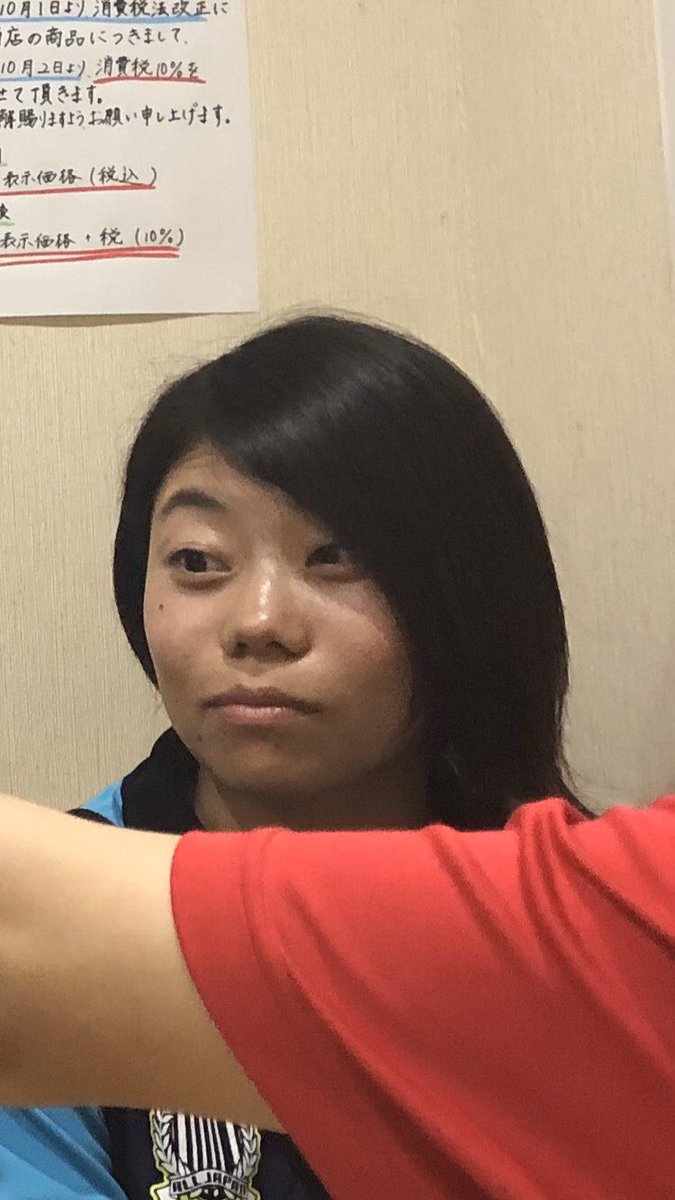 九州大学ソフトテニス部 部員紹介 武田 彩花 新3年 女子主将 所属 農学部 出身 熊本県 玉名高校 ポジション 後衛 声がよく通り 試合の時はどんなに離れたコートからでも声が聞こえてくる が 早口と強烈な熊本弁のせいで話が聞き取れないことも