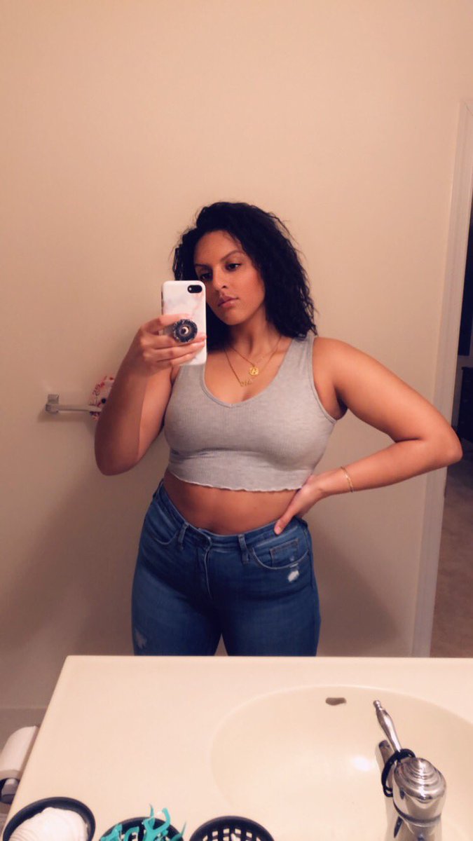Alexandraa_mae's tweet photo. Aww shit waist getting smaller.......yโall know the rest๐ถ #20down ๐ช๐พ๐ https://t.co/ObqBWcuI9h