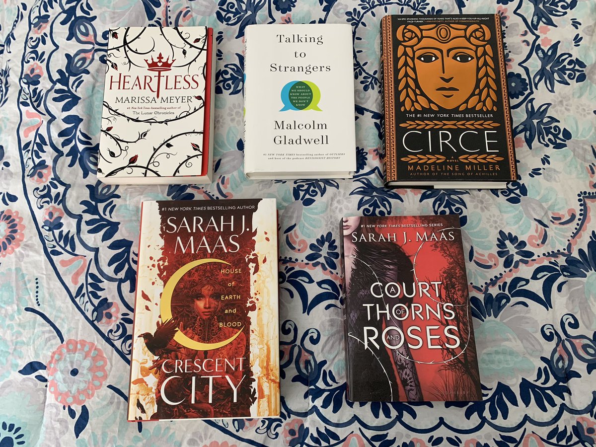 IntrovertedGurl's tweet photo. This is my first #owlsreadathon2020 and I am excited! My career is Trader of Magical Tomes (a.k.a a bookseller) and my O.W.L.’s are Ancient Runes, Charms, History of Magic and Transfiguration. #magicalreadathon2020 https://t.co/XozujA8DEj