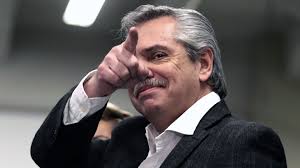 mumimumi09's tweet photo. #AlbertoCumple "En Argentina nos quedamos sin dolares..tan pocos que MACRI puso un CEPO..claro que antes se le fugaron 100 mil millones " estos son los #InmoralesSA #BuenJueves https://t.co/GGaav8S98W