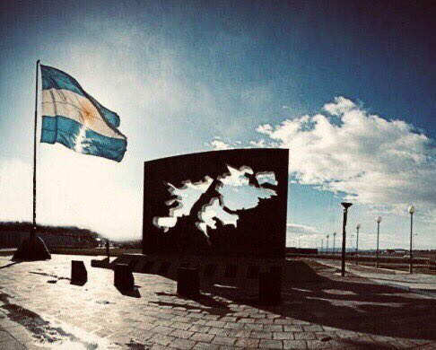 lautapand's tweet photo. Honor y Gloria. Malvinas Argentinas. https://t.co/drqqruLVxS