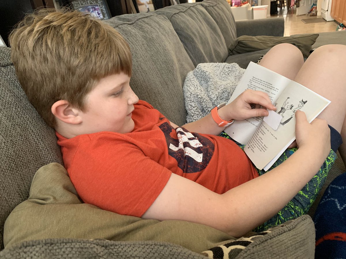 We just love to see our Bearkats reading! #bearkatsread <a href="/BlackBearkats/">Black Elementary</a>