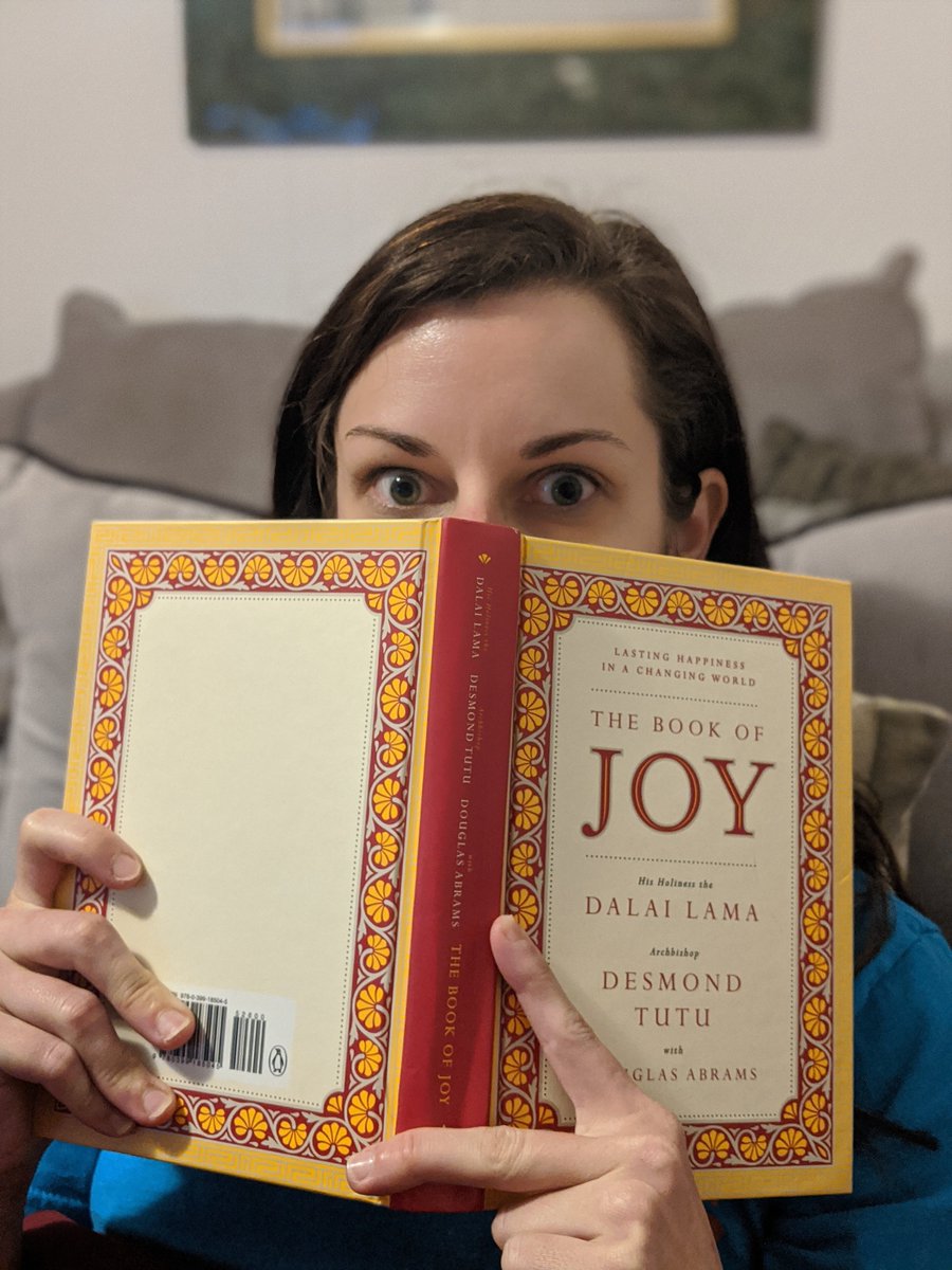 school_westview's tweet photo. Day 3 of Phenix City Schoolsโ Virtual Spirit Week! You donโt have to be 6 feet away from a good book!! #PCSSpiritWeek! #theview #sharepcs @PCBOE @school_westview https://t.co/uuUKTXIiKh