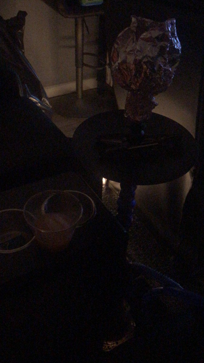 Immahustler's tweet photo. @Ur__dreamgirl I think all everybody do is drink hun. I’m drinking right now lol https://t.co/i9qHJUOwIc