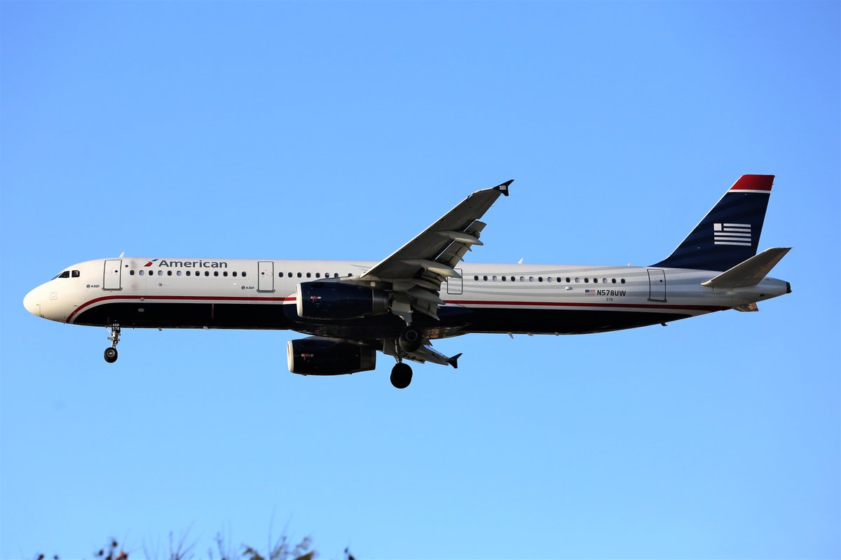 AAAvPhotography's tweet photo. #N578UW @AmericanAir @Airbus #A321-231 #landing at @SanDiegoAirport #AmericanAirlines #USAirways #heritage #Airbus #Airbuslovers #Aviation #avgeek #canon #canonphotography #aaavph https://t.co/lLikfOn9OI