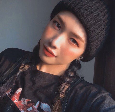 mygalaxz's tweet photo. Happy birthday Queen🎂
We love you so much, you're doing so amazing and even though you look like a cutie you rap so fiercely, and you have been improving on your skills and your english so much and I'm so proud of you💖
Take care,stay safe GBU🥺💞 #ZGirlsQueenDay #HappyQueenDay https://t.co/m142jAF4Z4