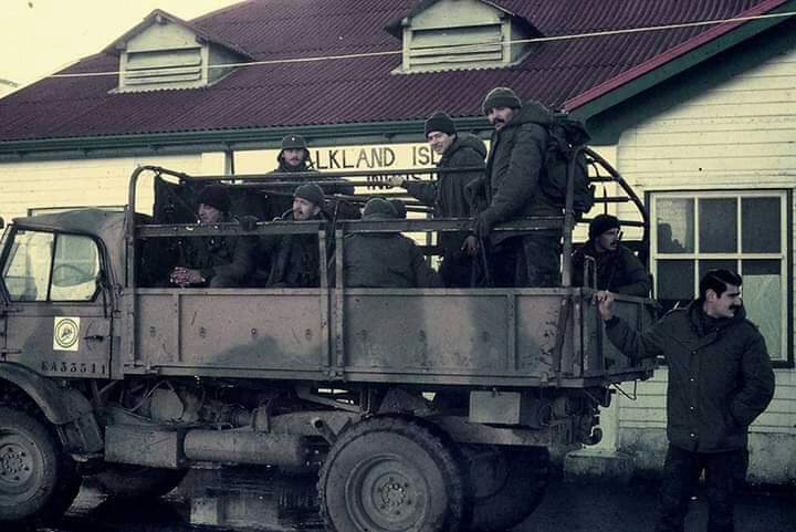 santiespinosa8's tweet photo. "El soldado no muere en el frente de batalla,muere cuando su patria lo olvida"
1982 Malvinas Argentinas
PROHIBIDO OLVIDAR https://t.co/cEB8nhiW4z