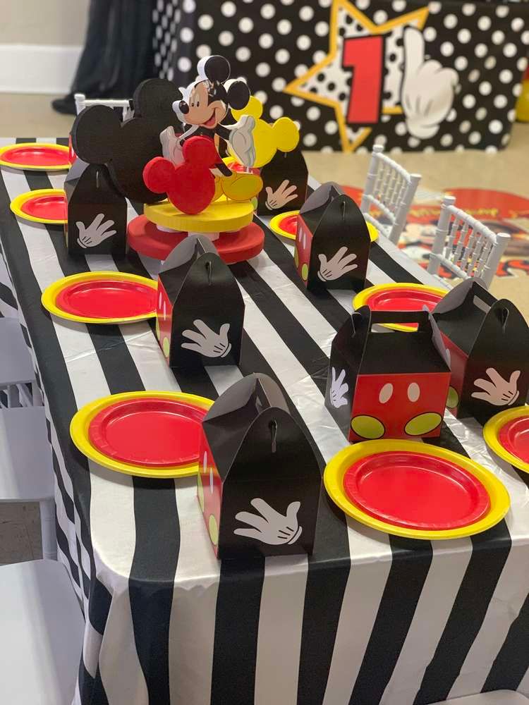 Catch My Party On Twitter Check Out This Awesome Mickey Mouse 1st Birthday Party Love The Table Settings Https T Co 8fpnk5rggw Catchmyparty Partyideas Mickeymouse Mickeymouseparty Boy1stbirthdayparty Https T Co Jyn2jd6l7l