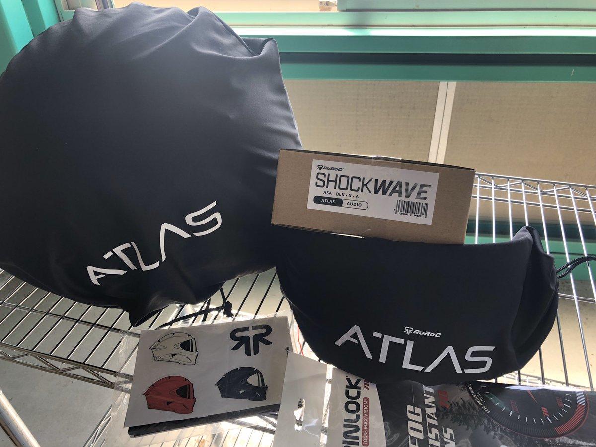 Nori_pcx_reble's tweet photo. 我慢出来ずに昼休憩に被った😅
#RUROC #ATLAS2.0  #ヘルメット https://t.co/uX2zKhqRmo