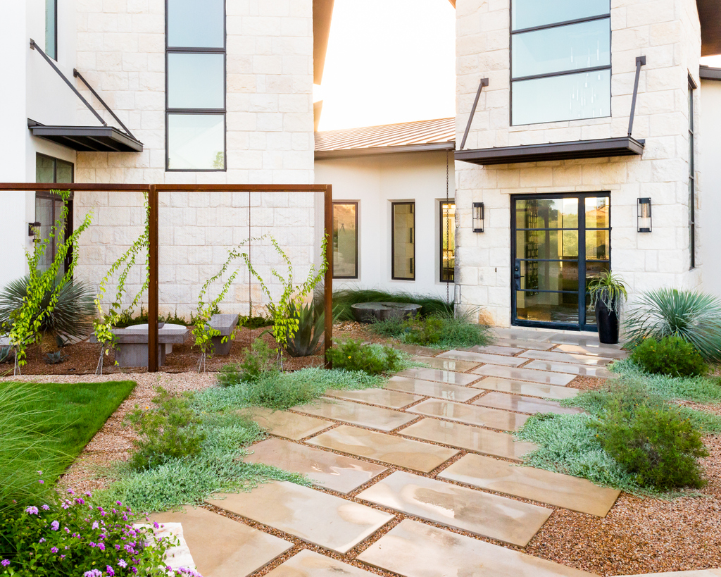 Combination of clean lines and great materials from a series of photos I did of an Eden Garden Design Project @eden_garden_design @gregorygramm

#aiaaustin #austinarchitecture #austinarchitects   #modernaustin  #austinphotographer #architecturalphotography #shorelinestx