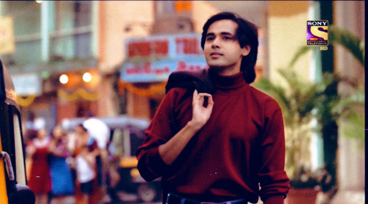 Alone he ran from conflicts to the one place he didn’t know would come to give him everything he has ever craved and so much more P.s- some more of that Randeep fineness  #YehUnDinonKiBaatHai