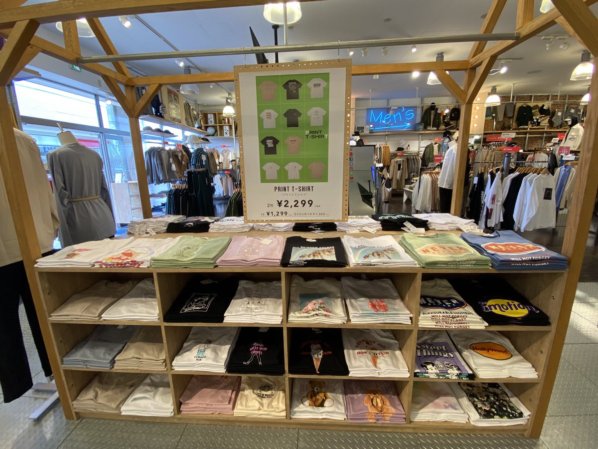 Wego 宇都宮インターパークビレッジ店 期間限定イベント 新作のプリントtシャツが2点以上の おまとめ買いでさらにお安くなっています シンプルなロゴからフォトプリントなど ユニセックスで着れるデザイン盛りだくさんです お友達などとペアルックに