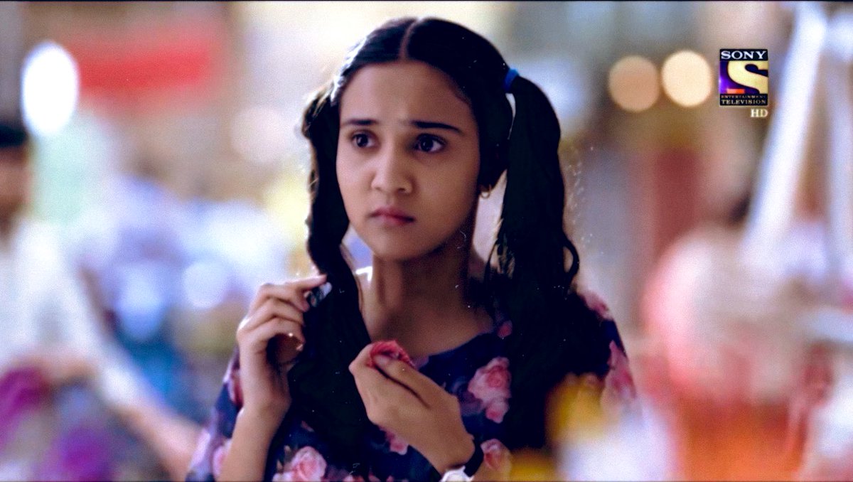 The sensitive soul he is, he apologises in the most charming wayTheir relationship that started with sorry as they fell in love over his mistake  #YehUnDinonKiBaatHai