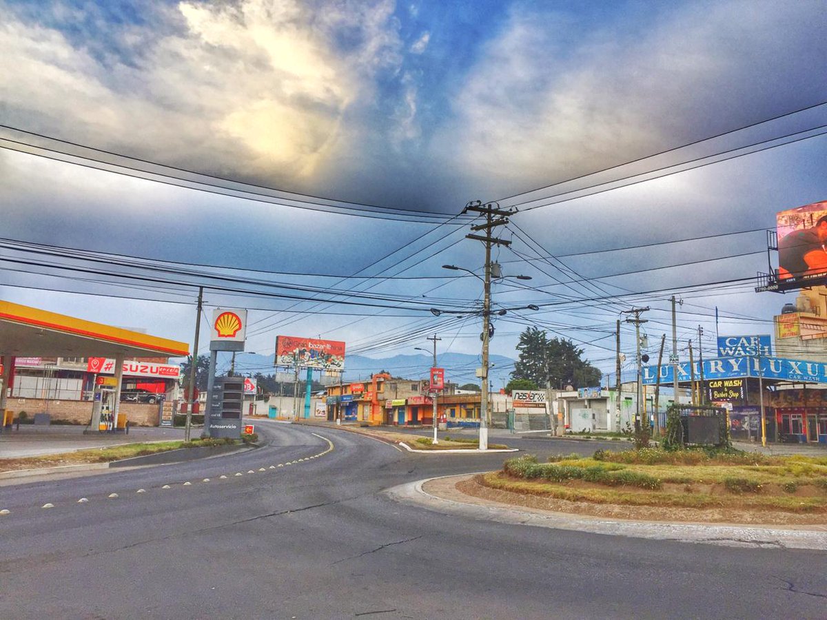 stereo100xela's tweet photo. #CoronavirusGT | @Munixelaorg podría extremar medidas para evitar que personas salgan a calles en horarios fuera del #ToqueDeQuedaGT por actividades innecesarias. 

Concejo Municipal realizó la propuesta de prohibir el ingreso de personas de otros municipios a la ciudad altense. https://t.co/bE645wp6vh