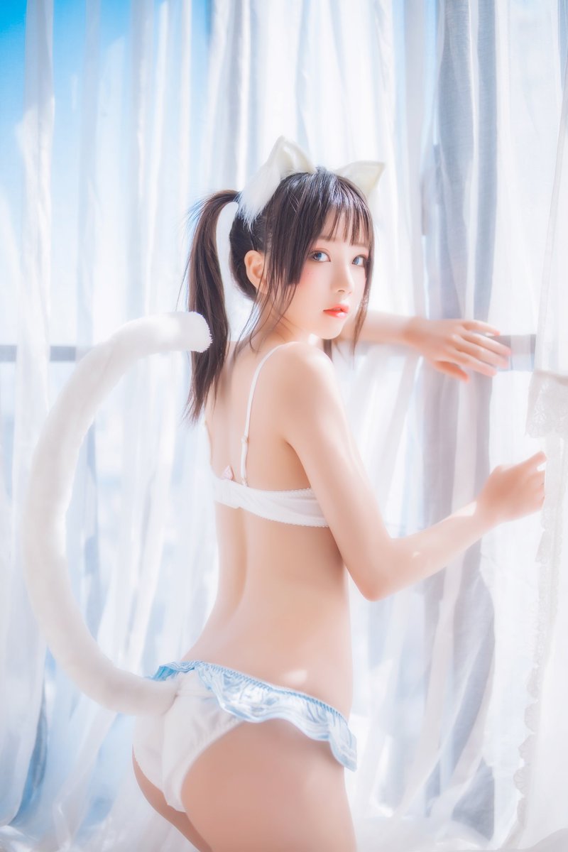 #いいニーハイの日

🔅🔅🔅 

在阳光爬满的窗里
我发现白纱帘下一只恋爱 
从此我便猫上你了.  part 2

高清图:https://t.co/Lgo3wd8sCZ

摄影:@mogumumu123
                              
 https://t.co/R72NGRUXUc https://t.co/HzMypYLETj