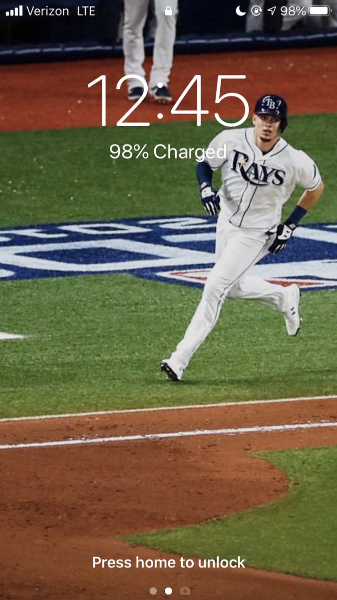 CoachBroomee's tweet image. @willya02 can my awesome screen saver get a RT???