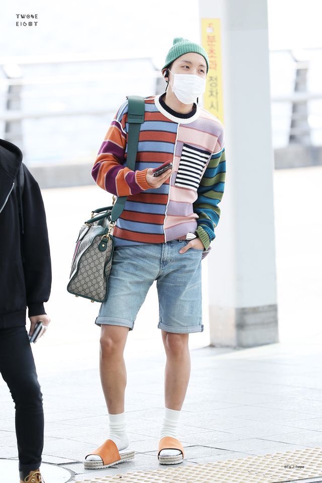 Hoseok’s airport fashion — an important thread