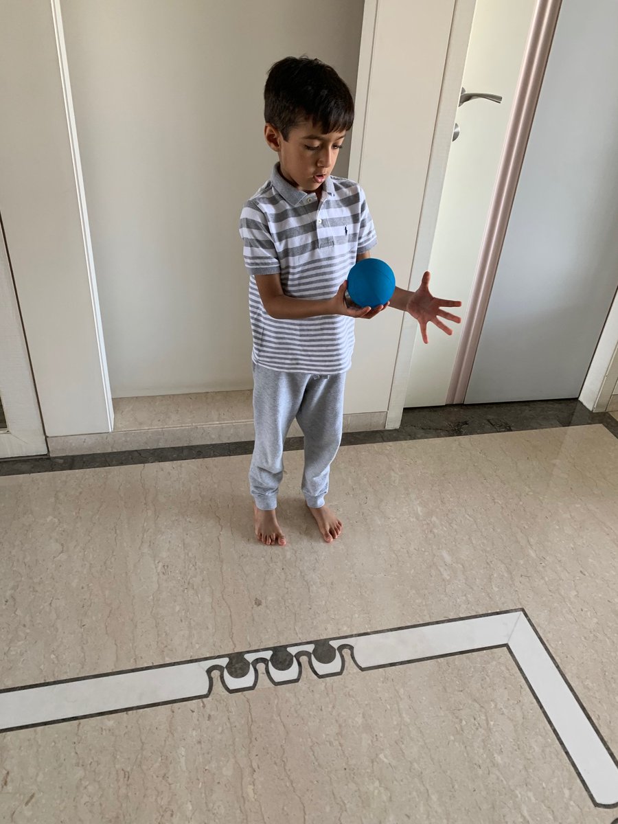 GICLM_'s tweet photo. Gross Motor Activity:
Our K2 child attempting ball handling skills and indulging in music and movement.
#grossmotoractivity #elearning #covid19 #coronavirus #ibdp #igcse #ib #internationalschool #garodia #giclm #education #Preschool #kindergartenrocks #fun #lockdownIndia https://t.co/pcH3BxFZnL