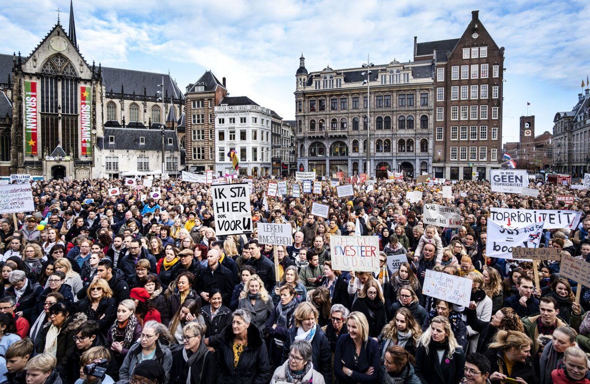De cao-lonen stegen in het eerste kwartaal van 2020 met 3,1 procent.
cbs.nl/nl-nl/nieuws/2…
