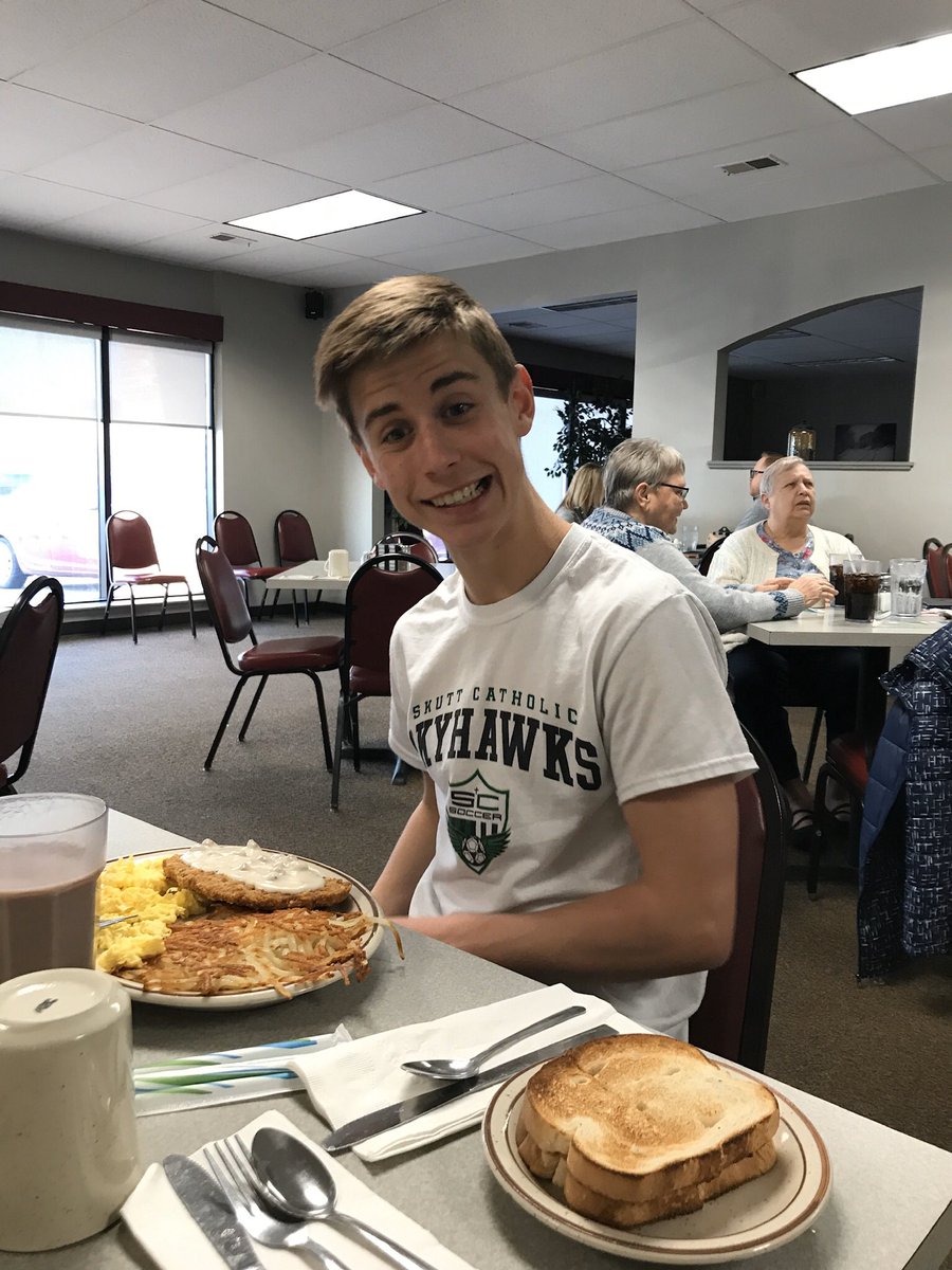andrew_fenner75's tweet photo. Happy birthday pal. Glad we got to lift while we could and get a little soccer in @andrewd71066548 https://t.co/KMwKSd3xsn
