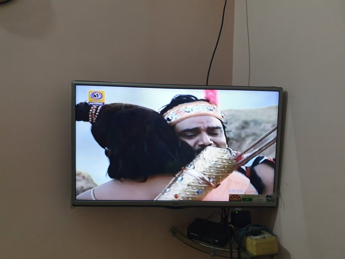 sank256's tweet photo. #Ramayan on @DDNational #ShriRam bidding adieu to his dear friend #Nishadraj #Vanvaas @PrakashJavdekar #Quarantine #RamayanOnDDNational #RamayanaIsBack #RamayanReturns @devduttmyth @SrBachchan @narendramodi #God @arungovil12 @PrakashJavdekar @seriousfunnyguy @vaibhav94247 https://t.co/7NWpI3zFG0