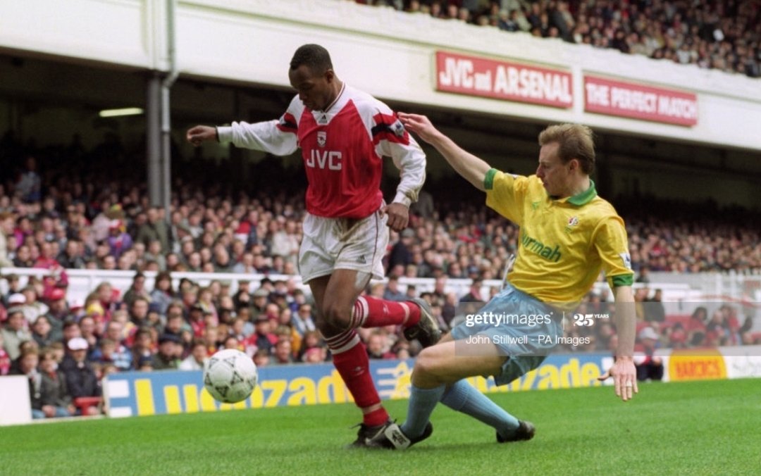 dannycole1981's tweet photo. On this day in 1994, Swindon travelled to Highbury to face Arsenal. After Alan Smith put the hosts ahead after 5 minutes, it looked like Swindon would fall to defeat again, however Town battled and Paul Bodin equalised from the spot to earn Town a point with a 1-1
draw https://t.co/7dbYO3n1J0