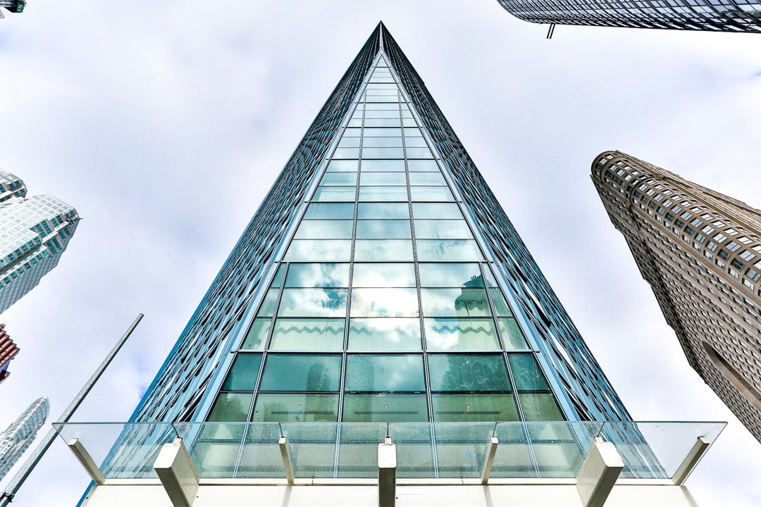 ZoeAsta's tweet photo. Beautiful two bedroom #luxury #furnished suite #forlease inside the #iconic #LTower #condominium. Located in prime downtown #Toronto. High caliber living w/ #stateofthearts #amenities #security and award-winning #design. For more info: https://t.co/fyXkvNlkyq @chestnutpark https://t.co/XQ6eapkyag