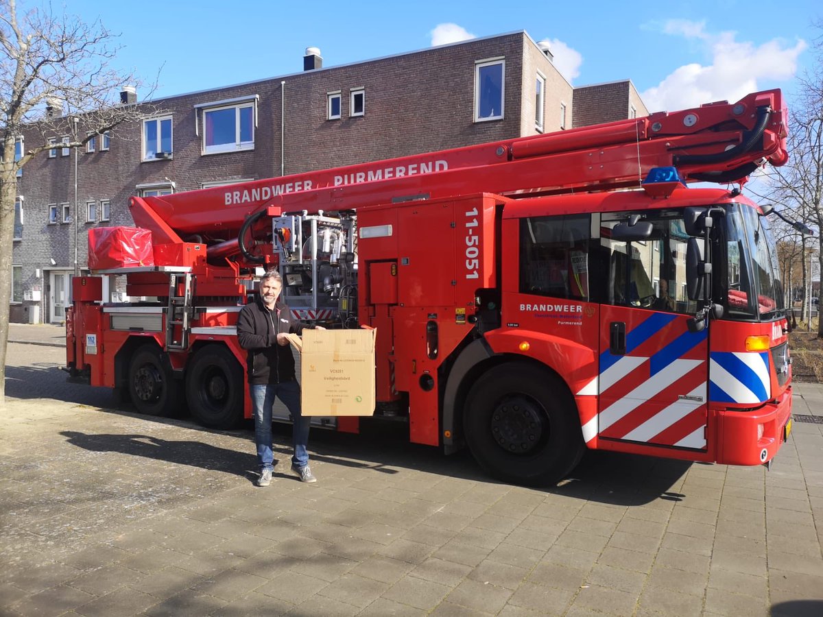 ASiebeling's tweet photo. Ook ondernemers @GroenhartGroup en PCS #Purmerend dragen bij aan donatie van persoonlijke beschermingsmiddelen voor strijd tegen #coronavirusNederland Dank voor de bijdrage. Oproep, we hebben meer nodig! https://t.co/CjDw62fkaJ