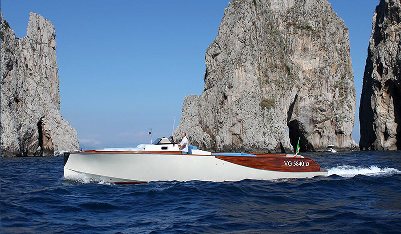 NauticaReport's tweet photo. Wooden Boats WB40 Classic il 13m weekend cruiser che unisce legno e fibra di carbonio
https://t.co/ScBNFW6uyt
#WoodenBoats #WB40Classic #motoscafi #weekendcruiser #nauticadadiporto https://t.co/4CnU7NjqcL