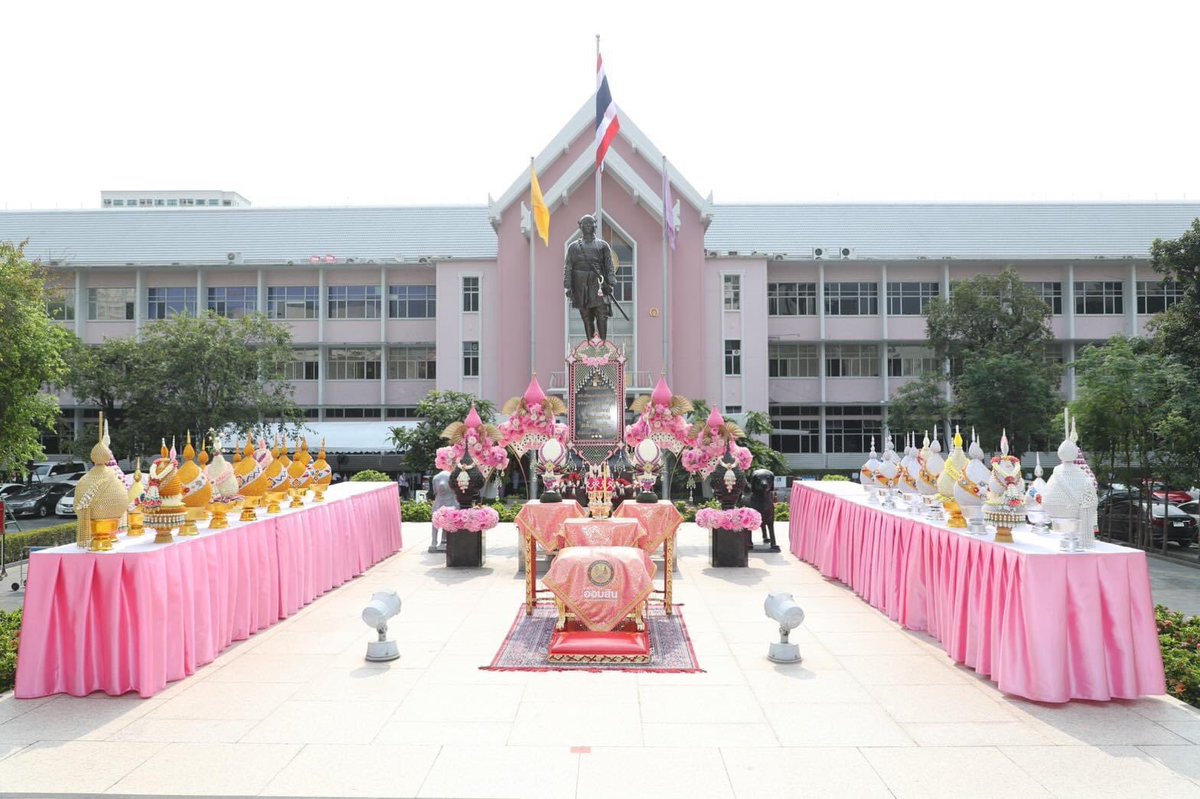 Amorn009's tweet photo. สำนึกในพระมหากรุณาธิคุณแห่งพระผู้พระราชทานกำเนิดธนาคารออมสิน https://t.co/cvPsa7ni7m