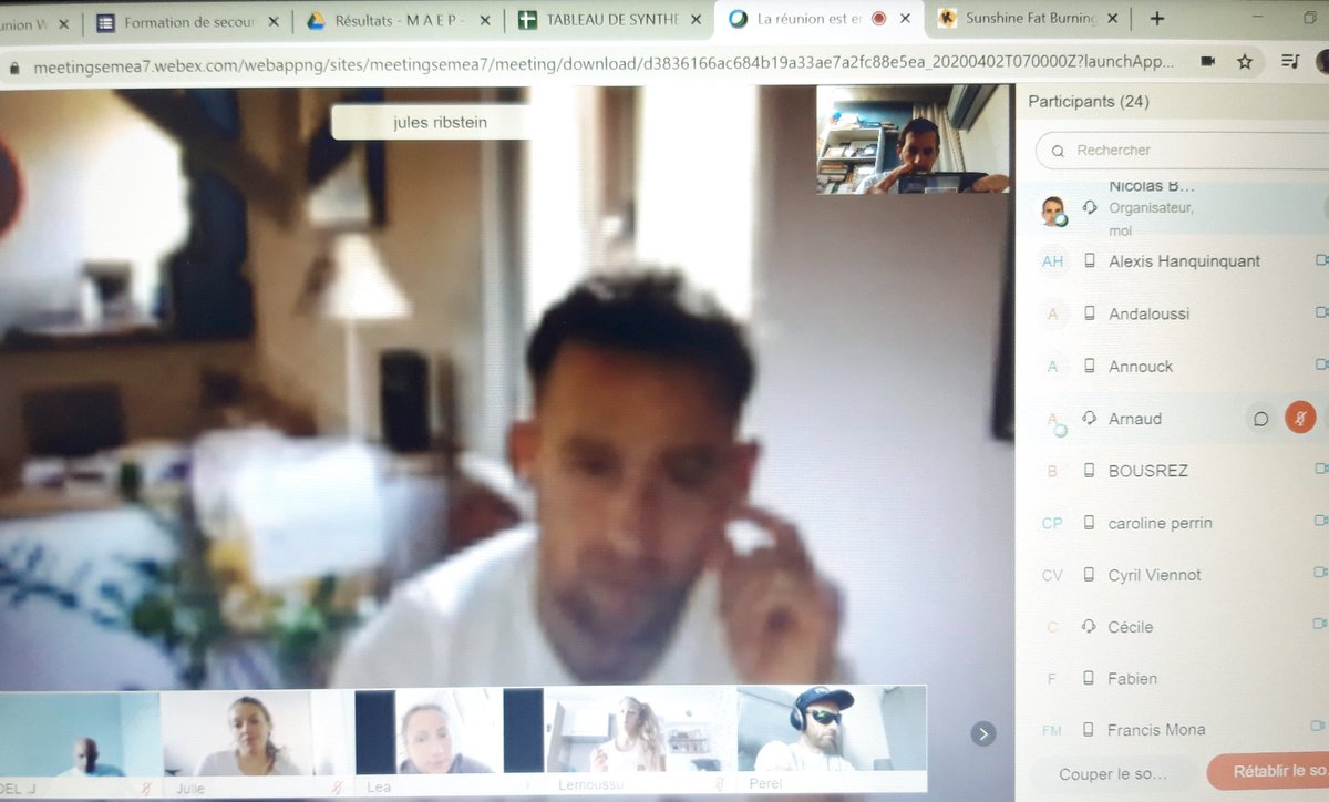 Ce matin on démarre la journée en prenant un ☕ en visio conférence avec l'ensemble des sportifs et du staff du projet de performance.
Une équipe au 🔝 !
TEAM SPIRIT 🇨🇵 motivation ↗️
#paratriathlon <a href="/FFTRI/">FFTRI - Fédération Française de Triathlon</a>. 
<a href="/FRAparalympique/">Comité Paralympique et Sportif Français</a> <a href="/Tokyo2020/">#Tokyo2020</a> #Tokyo2021