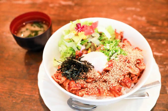 daichi6138's tweet photo. 【宣伝】
池袋で父が経営しているセントポールの隣りという喫茶レストランがあります！立教大学の隣にあるので立教大生御用達？な感じなのですが、コロナの影響モロ受けで厳しい状況です😭
このご時世ですが、もし興味あったり行ってやるかって方、どんどん来てください！😖
https://t.co/Uqz73cRbHE https://t.co/Xhv81ipELG