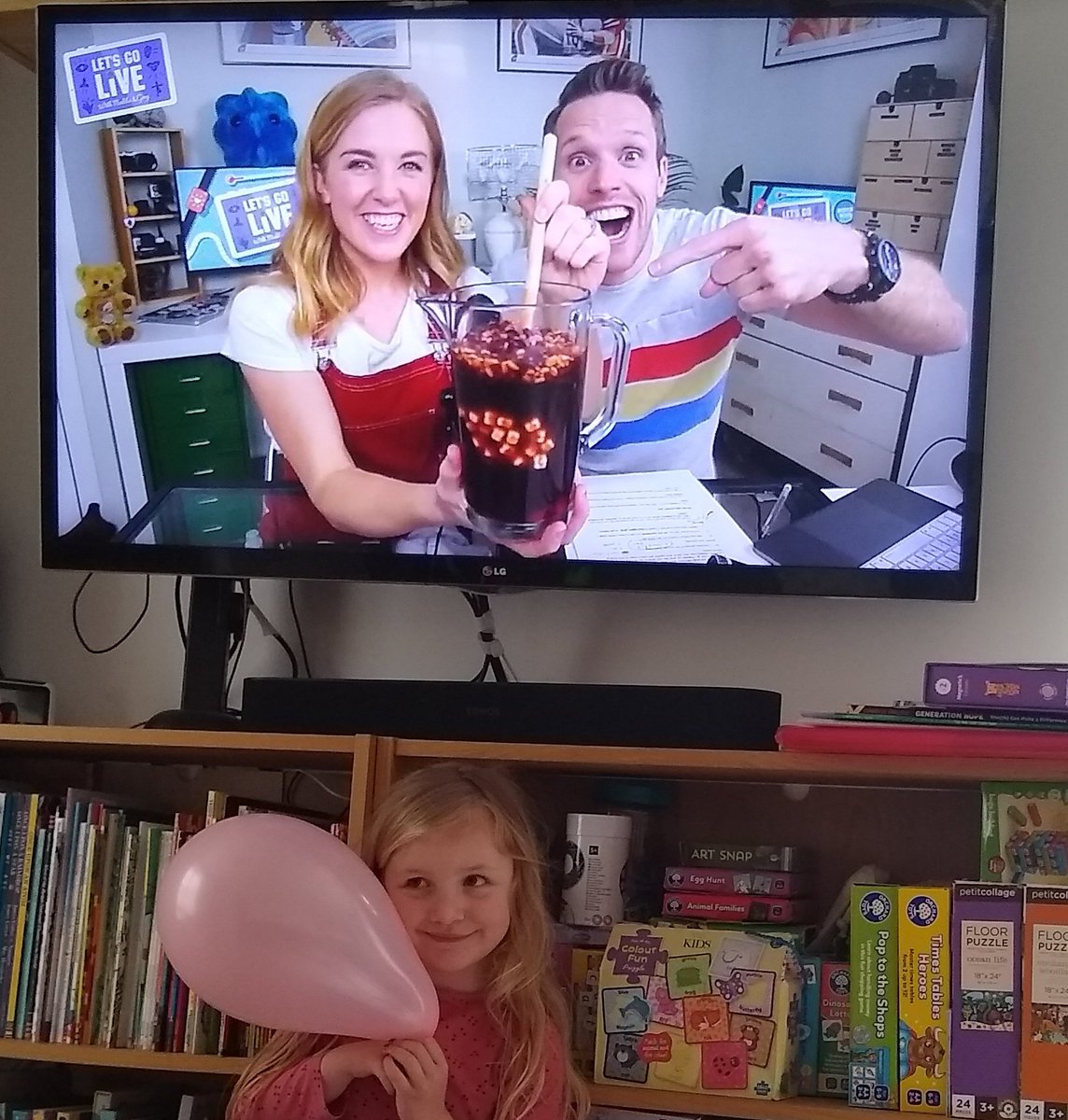 frying_fish's tweet photo. Maddie loving #letsgolive with @maddiemoate and @gregfoot https://t.co/F9c1TV8YRZ