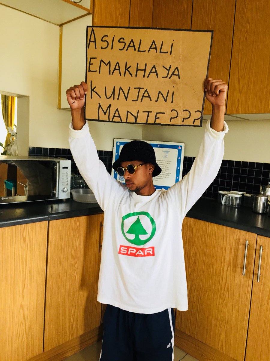 sinoyoloR's tweet photo. Nithi Emakhaya kunjan?👂 https://t.co/WZ8Y2QchaN