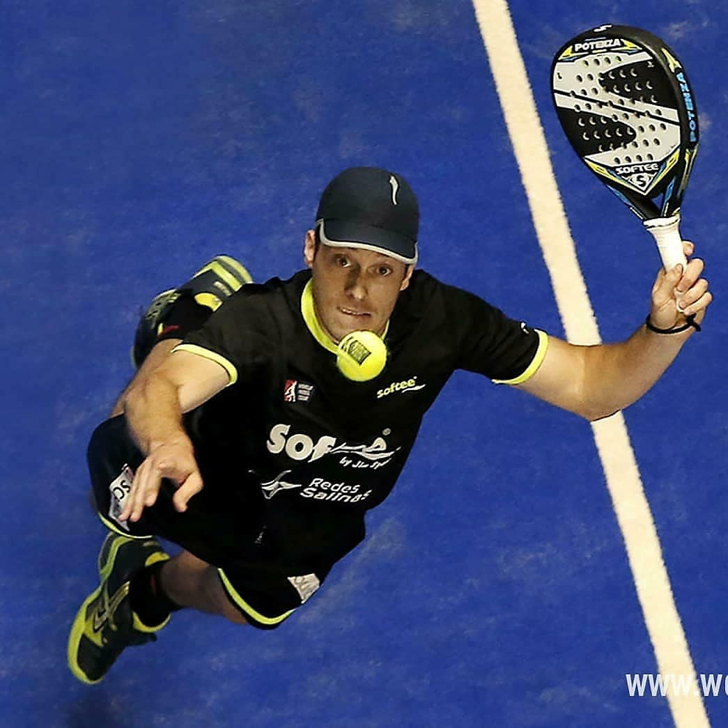 El reconocido jugador del WPT, <a href="/ChiconGomes/">Francisco Gomes</a>, será hoy el 2do invitado de los "vivos" de la Guía Mundial de Pádel.
Podrán seguirlo en nuestro perfil de Instagram a las 13:00 🇦🇷 🇧🇷, 18:00 🇪🇸 (una hora menos en Canarias). Los esperamos!!! 📽️🎾🎓📱
#guiamundialdepadel