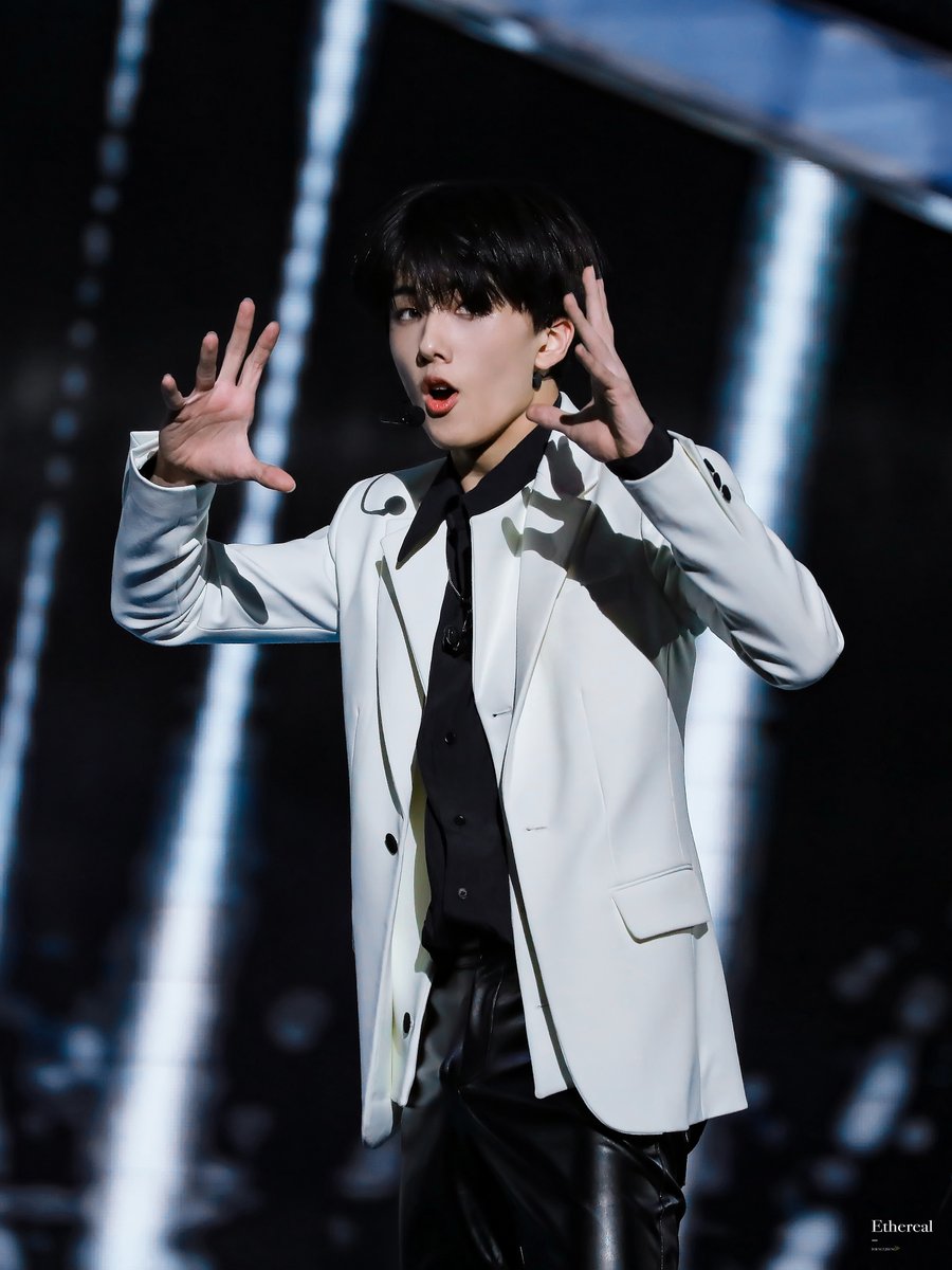EtherealJs's tweet image. ٩(•͈⌔•͈)۶
#지성 #JISUNG #NCT #NCTDREAM