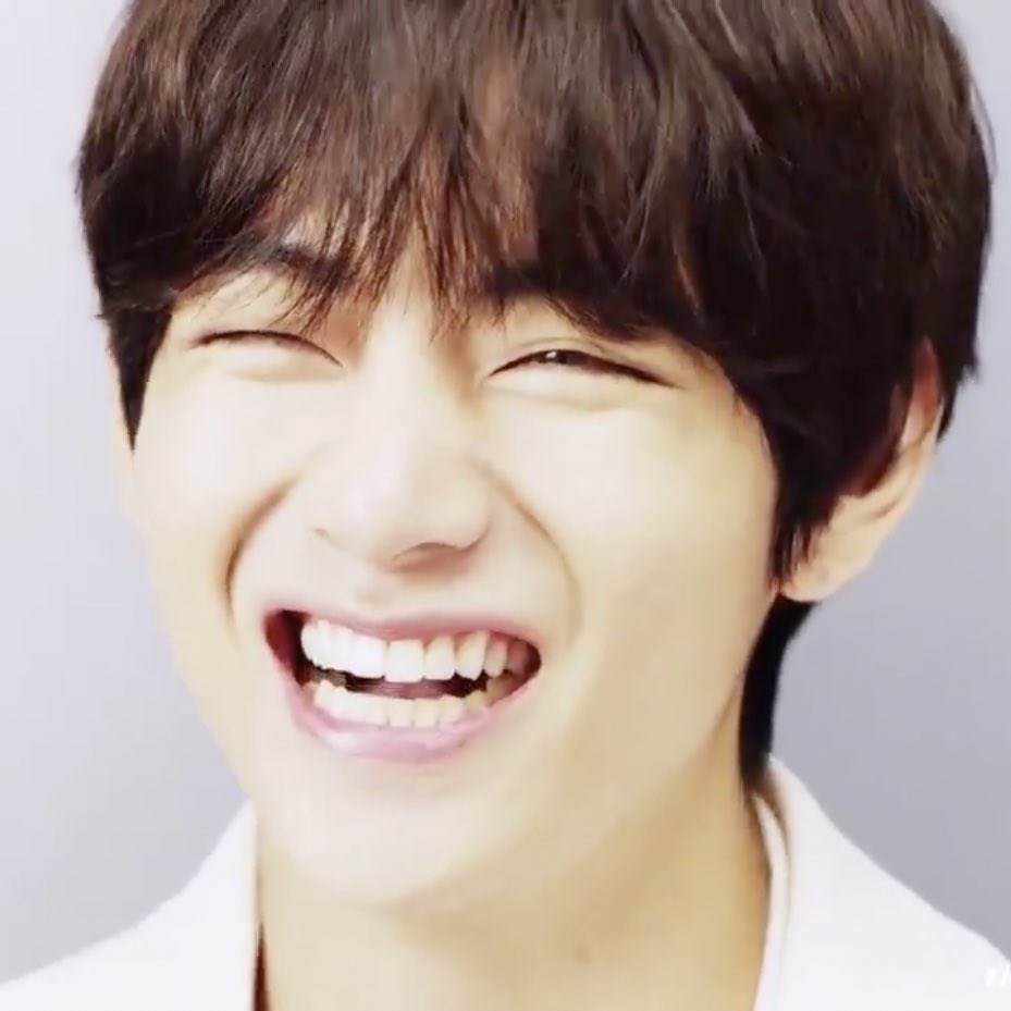 ꒰ day 92 of 365 ꒱taehyung! this video made me smile so much because you were smiling. i hope you are happy and laughing like this all the time. please eat well & stay hydrated! it’s kinda hot these days so stay cool! i love you ☆