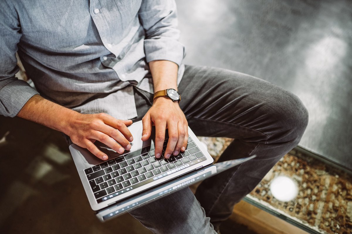 +++ Live-Remote Trainings +++

Extrem viel HERZblut, Leidenschaft und schlaflose Nächte gehen hier rein: diegruene3.de/remote-trainin… 
WIR bleiben Zuhause und nehmen euch trotzdem mit zu uns ❤️🤘🏼 
TEILEN und TEILnehmen erlaubt 😜🎉 
#StayAtHome #FlattenTheCurve #HumanizingDigitalHR