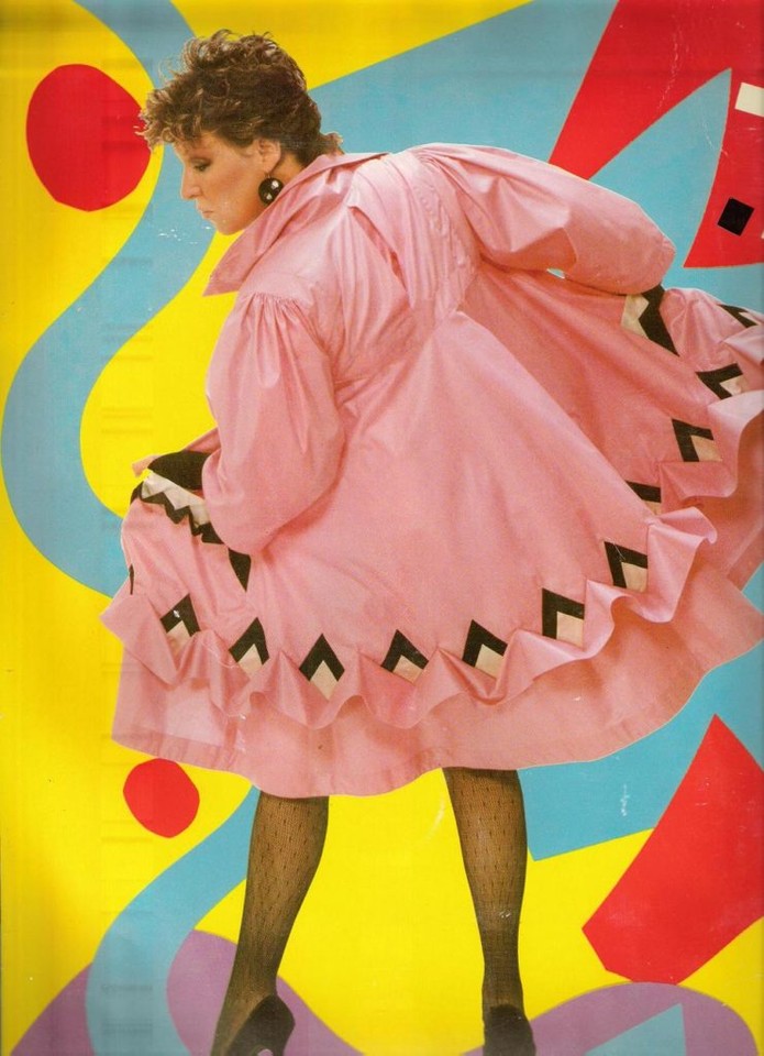 BootlegBette's tweet photo. Audio: Bette Midler - De Tour Live! - Austin, Texas -1983 - Enjoy! | BootLeg Betty
#BetteMidler #BootlegBettyCom #Audio #DeTour #ArtorBust #Concert #QuarantineMusic
https://t.co/SVgy3sXa91 https://t.co/QltH9ehYQr