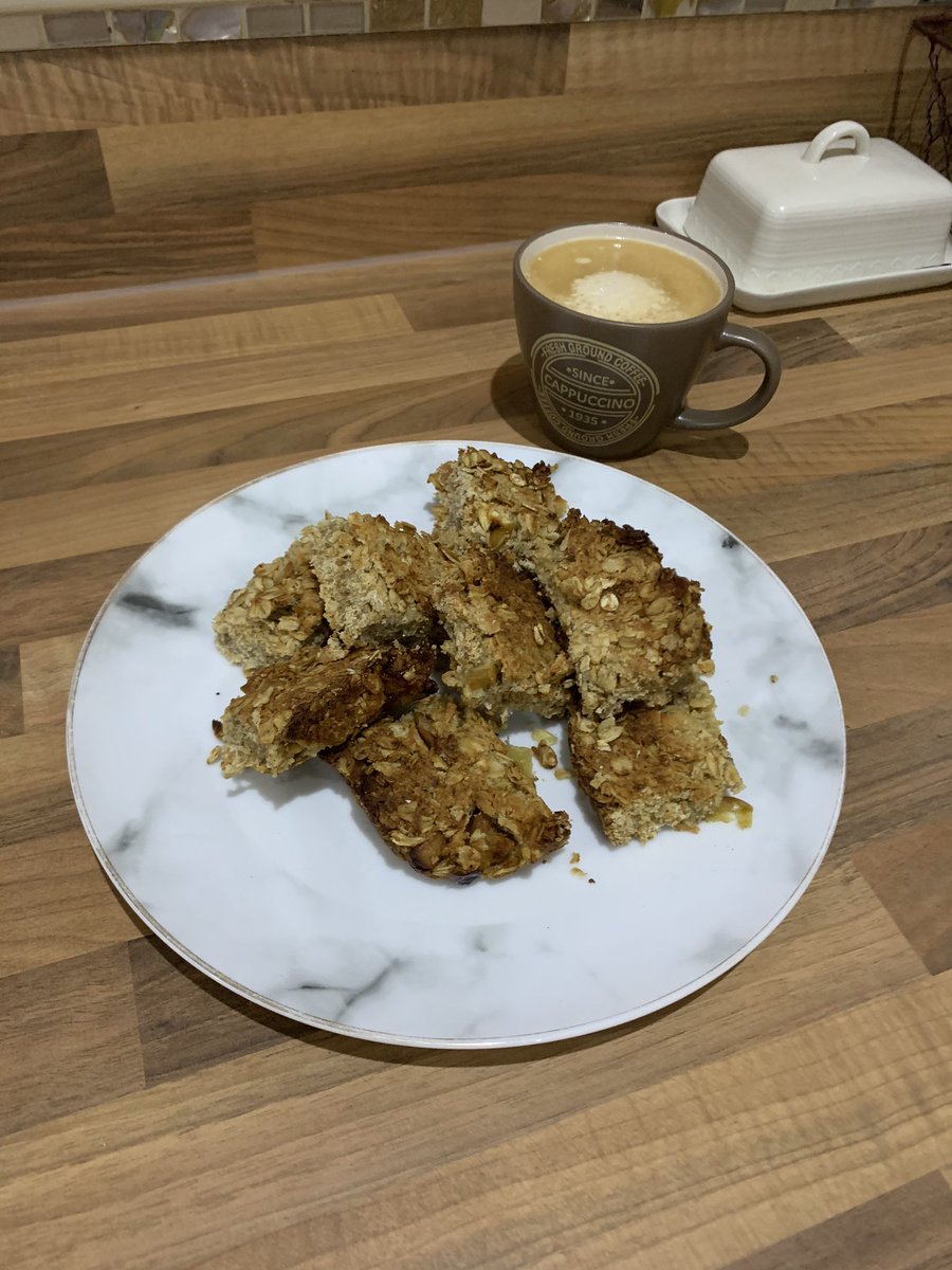 kelierd's tweet photo. @Lauriestonp3 Fern made healthy sugar free granola bars for breakfast😊 #laurfamily https://t.co/8LnVjZm7F8