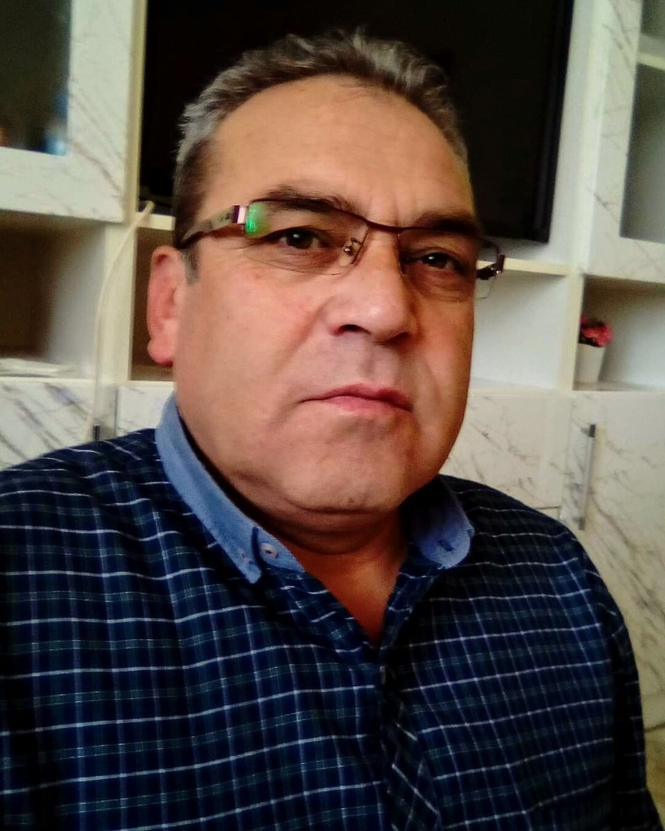 İSTER KABUL EDİN İSTER KABUL ETMEYİN ÜSTÜ YIRTIK PIRTIK OLAN BU ÜLKEYİ BAŞKANIMIZ ERDOĞAN TAKIM ELBİSEYİ GİYDİRMİŞ VE KIRAVATIDA TAKMIŞTIR.BUNU GÖREMEYENLER YA GÖZLERİ KÖRDÜR YADA VİJDANLARI KARARMIŞTIR YADA ANALARININ TARLALARI BAŞKALARI TARAFINDAN SÜRÜLMÜŞ GDO LU TOHUMDURLAR..