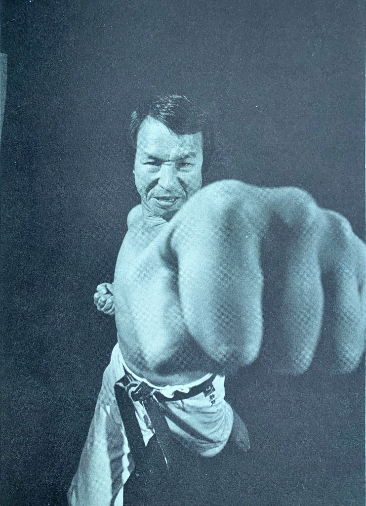 #TBT #ThrowBackThursday #VintageKUGB

Here is another great photo of Sensei Enoeda from the book “Know Karate-Do” by Bryn Williams, first published in 1975.

Some of us were very familiar with that face and the deep kiai that came with it :-D.

#proudtobeKUGB
