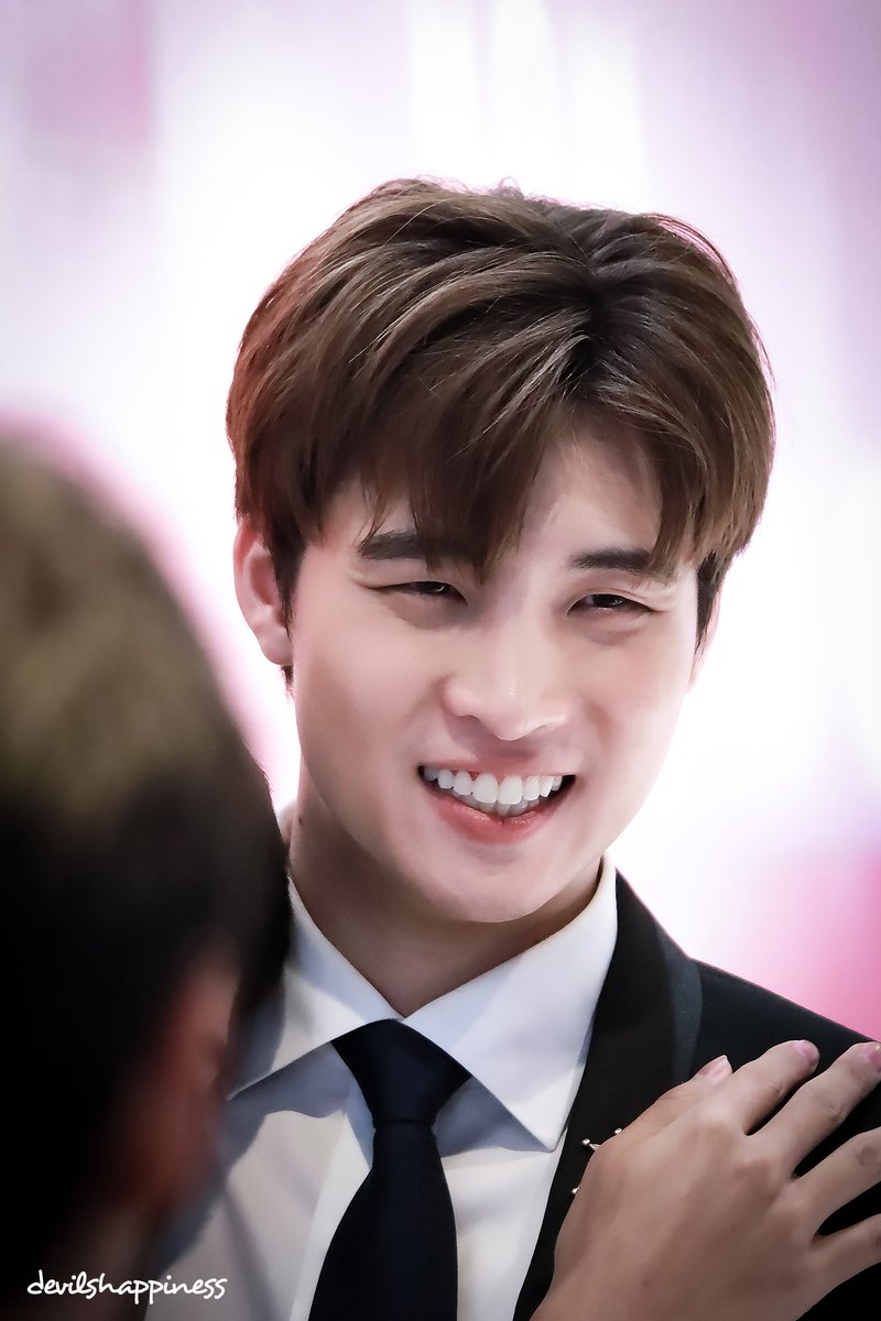 devilshappiness's tweet photo. ความพีรวิชญ์ คิดถึงเน้อะ~ 🤨

#MeanPhiravich https://t.co/aEKMjjb6kD