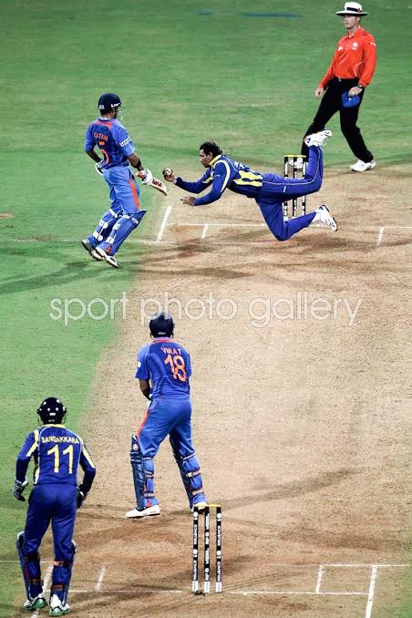 Kohli's wicket and Captain's arrivalDilshan just took the best catch of the tournament. SL are up again. Kohli is gutted. Gambhir is on his knees. Wankhade is experiencing a pin drop silence. And suddenly, all shout in hope. Hope seeing Dhoni promote himself up. Can he? 10/n
