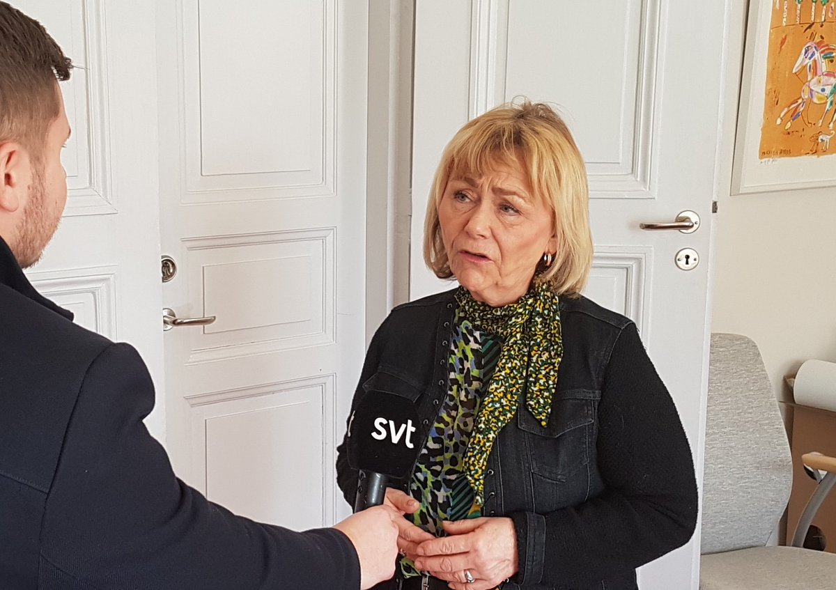 Landshövding Beatrice Ask till sörmländska företagare: Håll ut.  Om hur <a href="/LSTsodermanland/">Länsstyrelsen i Södermanlands län</a> ska minska smällen för de lokala företagen under coronakrisen. #COVID19sverige  
svt.se/nyheter/lokalt…