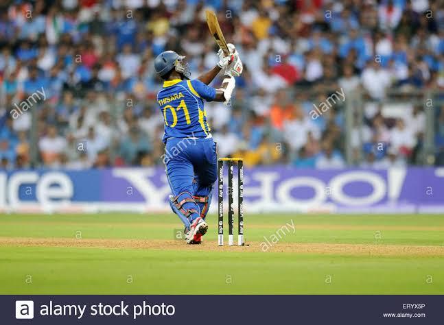 Khan joined in to dismiss Kapugedra in the next over. SL were in the backfoot but had Jayawardene at the other end. He, first with Kulasekara and then with Perara, made sure SL is well placed at 274/6 as the last over of the innings went for 18 runs thanks to Perera. 7/n
