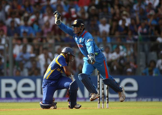 There were cuts, late cuts, cover drives, hook, and pull. 62 runs of style, simplicity, and sleekness made Indian captain fidgeting. He bought in the golden arm of World cup Yuvraj Singh. Such was Yuvraj the bowler, he got the big fish Sanga and then Samaraweera. SL 179-4. 6/n