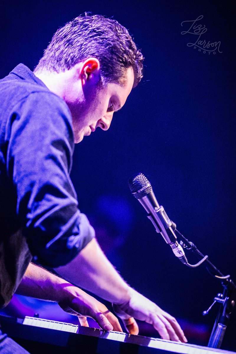 LizNLarsonPhoto's tweet photo. Noah Reid
Vancouver 2020
@olreid #noahreid #firsttimeouttour https://t.co/6syZoL3D6I
