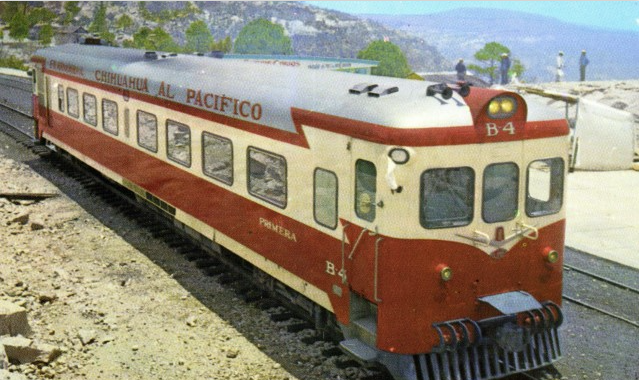 DIEGOALEX23's tweet photo. @MrTimDunn Nice find, here's a couple of latter DMU's .
The First built by Fiat, in service with Chihuahua Pacific, and unit 309 builded in the uk in the mid 60's for Ferrocarriles Nacionales de Mexico and preserved in the Aguascalientes Railway Museum. https://t.co/HWI5BZmedt
