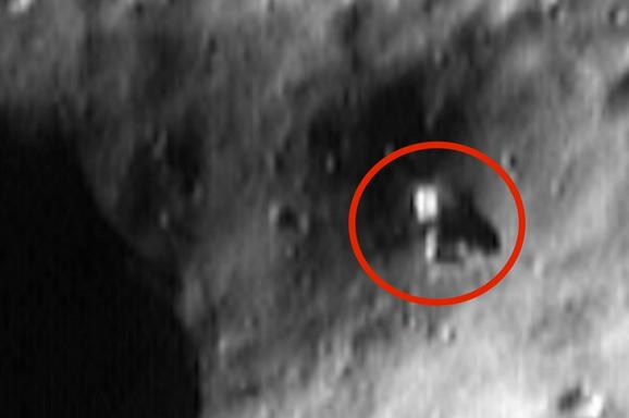 ovnisyfantasmas's tweet photo. Base alienigena en el asteroide Eros. Ufólogo de fama mundial Scott Waring descubrió en estas imágenes oficiales de la NASA, lo que según su opinión es construcción Extraterrestres.
https://t.co/JKEBjR20Vf
#asteroideEros #Basealienigena #descubrimientos https://t.co/k9DnN3xAL1